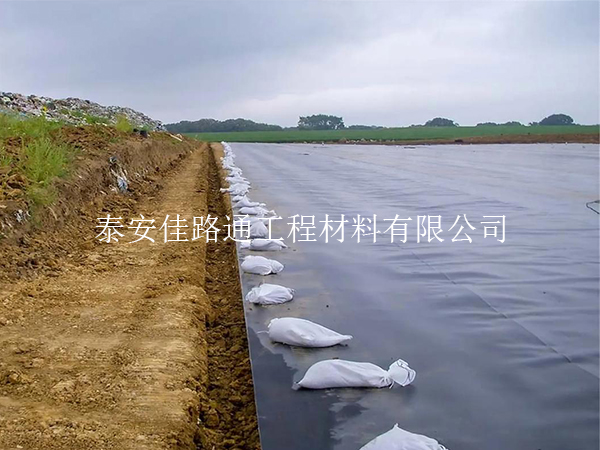 污水處理池防滲膜選購技巧：智選材料，守護水質(zhì)安全